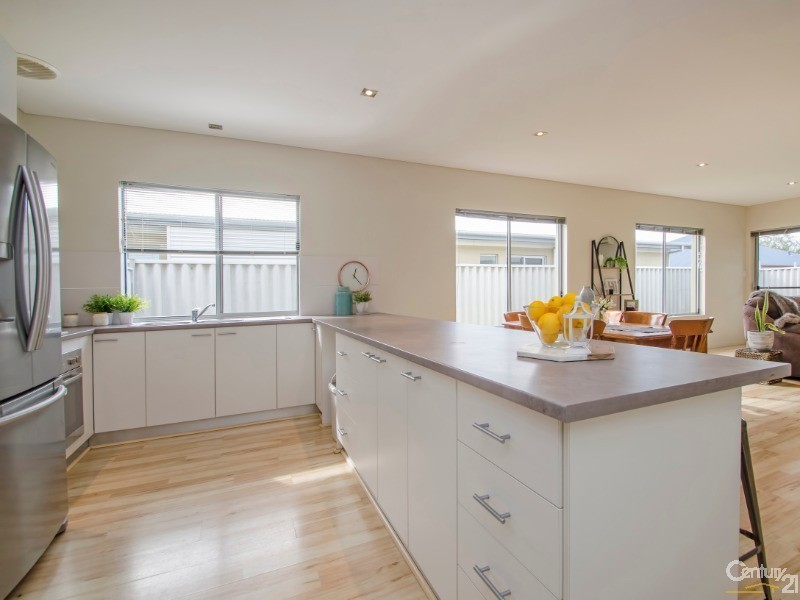 2/7 Ballarat Court, Eaton WA 6232