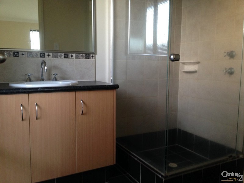 75 Barton Drive, Australind WA 6233