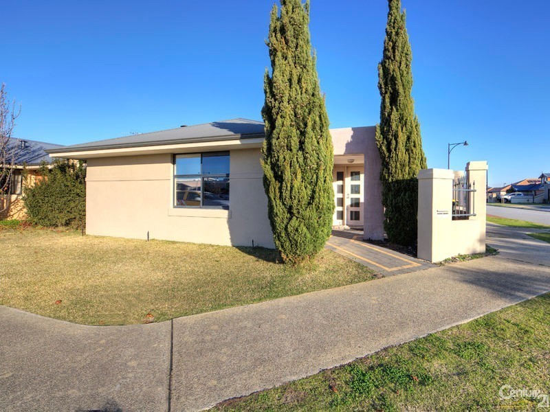 25 Yarra Promenade, Hammond Park WA 6164