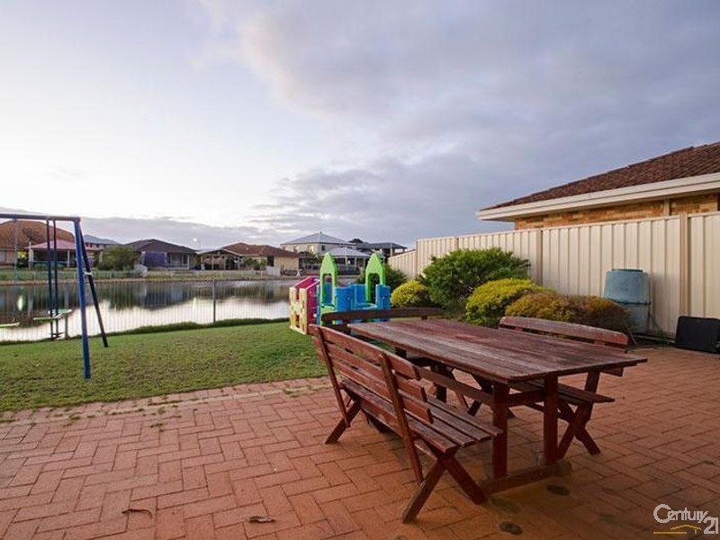 6 Willis Cove, Pelican Point WA 6230