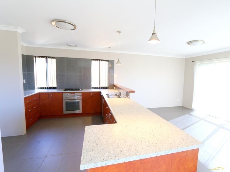 6 Lapwing Road, Dalyellup WA 6230