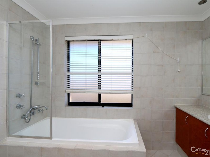 6 Lapwing Road, Dalyellup WA 6230