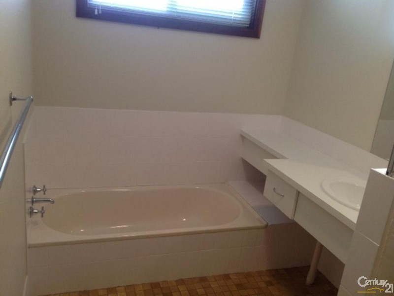 25 Lucy Victoria Avenue, Australind WA 6233