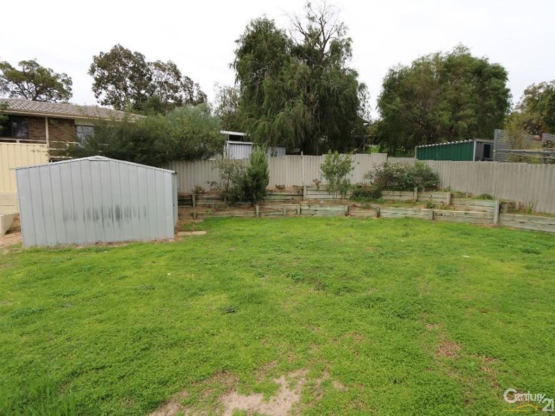 25 Lucy Victoria Avenue, Australind WA 6233