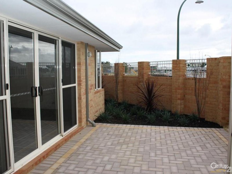 2C Lunar Avenue, Australind WA 6233