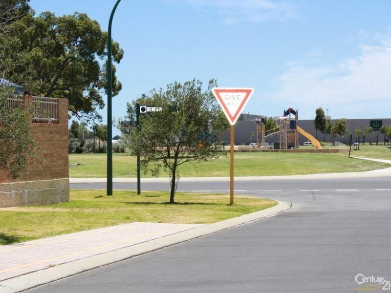 2C Lunar Avenue, Australind WA 6233