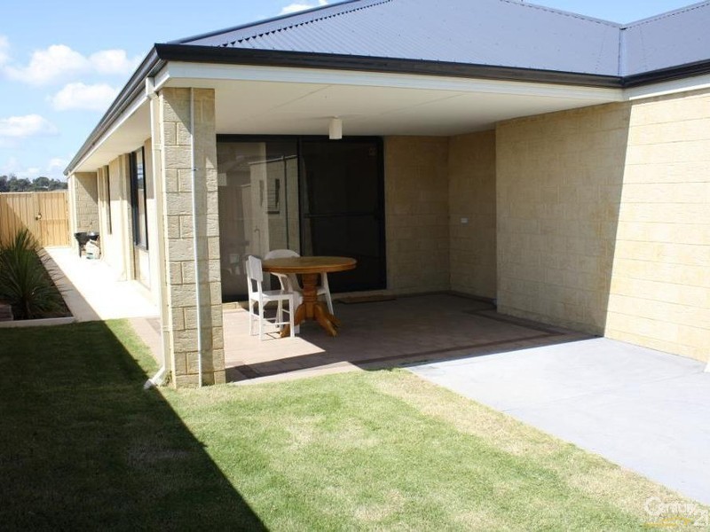 340 Parade Road, Dalyellup WA 6230