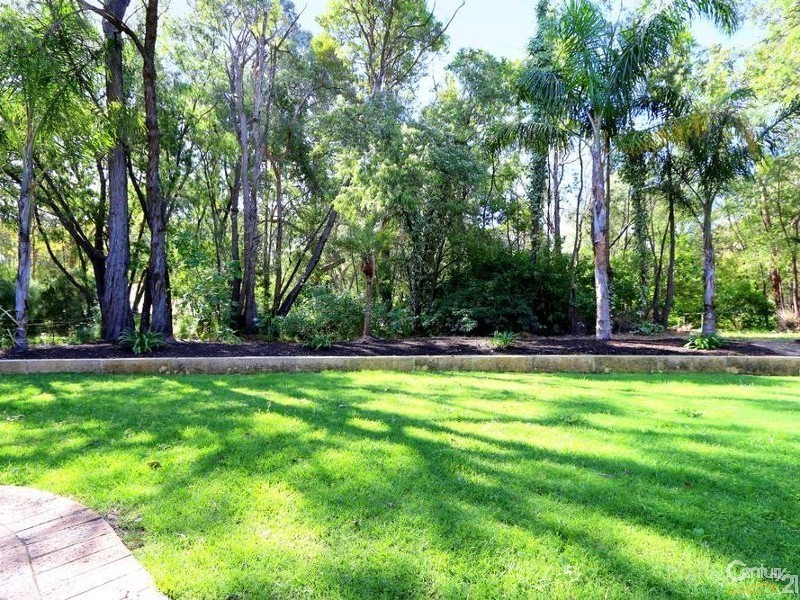 8 Lofthouse Drive, Leschenault WA 6233