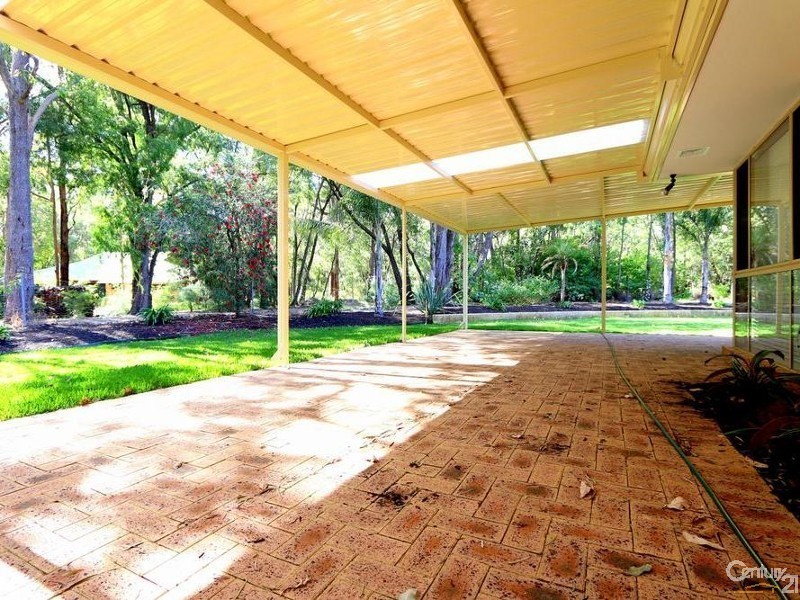 8 Lofthouse Drive, Leschenault WA 6233