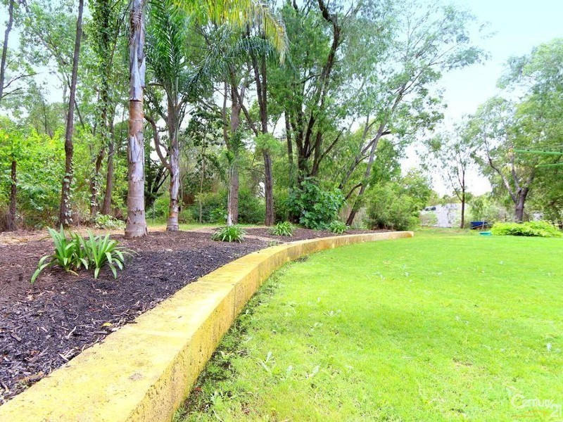 8 Lofthouse Drive, Leschenault WA 6233