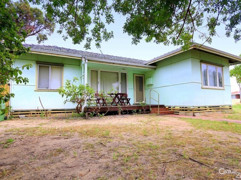 211 Clarke Street East, Carey Park WA 6230