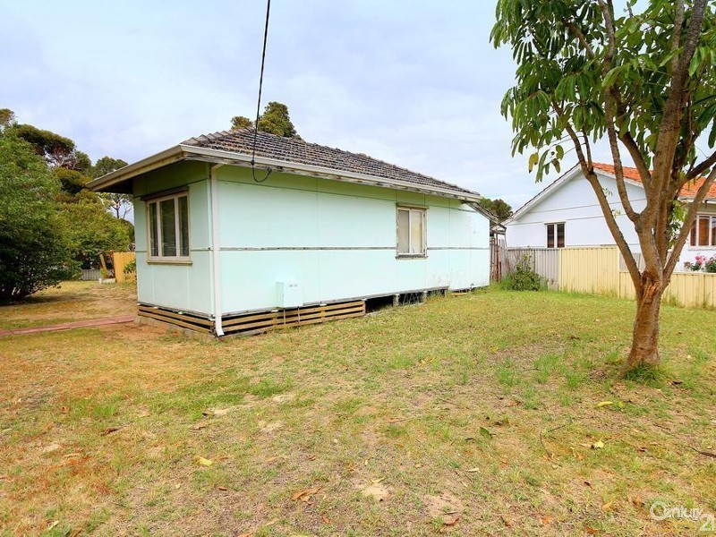 211 Clarke Street East, Carey Park WA 6230