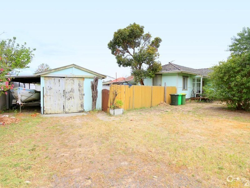 211 Clarke Street East, Carey Park WA 6230