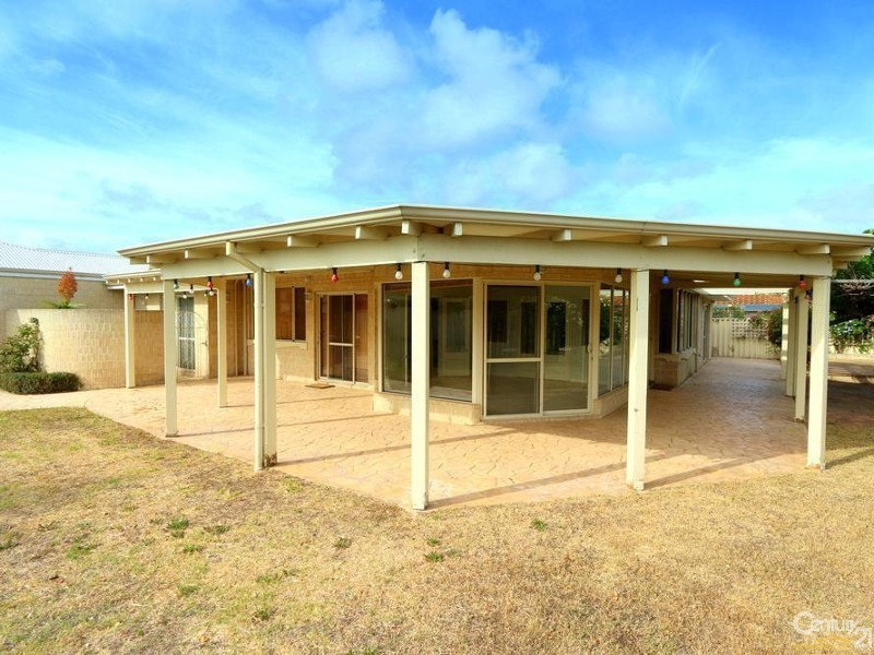 8 Litham Place, Pelican Point WA 6230