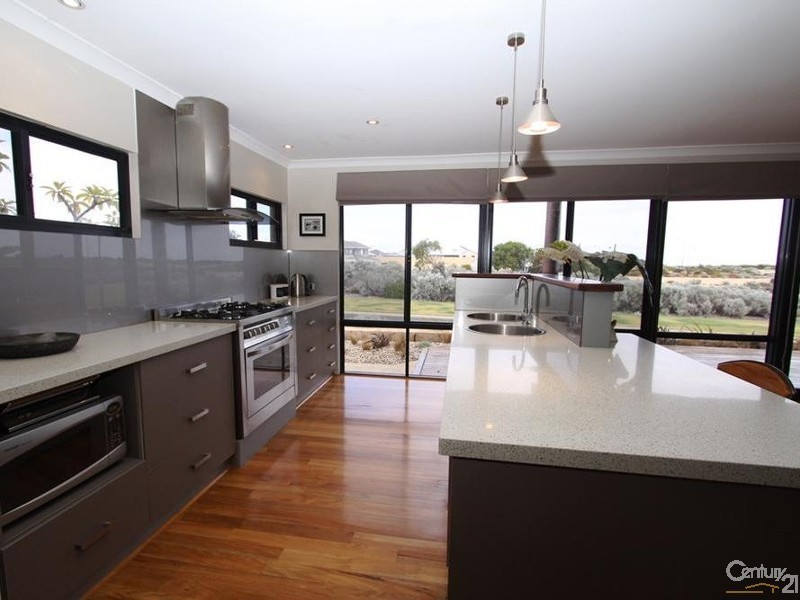 3 Naroona Drive, Dalyellup WA 6230