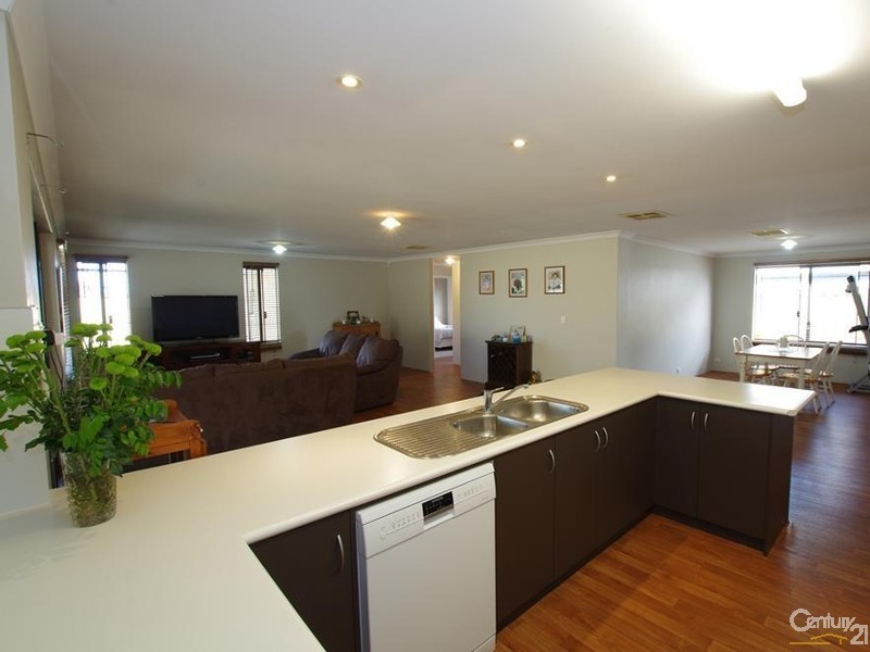 11 Melba Way, Dalyellup WA 6230