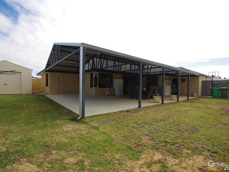 11 Melba Way, Dalyellup WA 6230