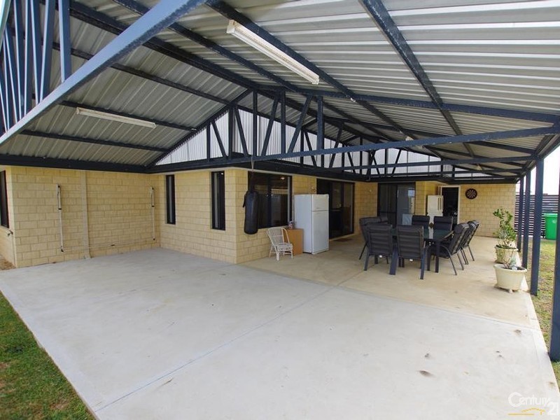 11 Melba Way, Dalyellup WA 6230