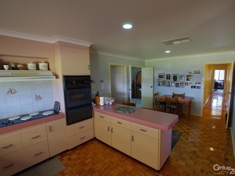 4 Clearys Road, Dardanup WA 6236