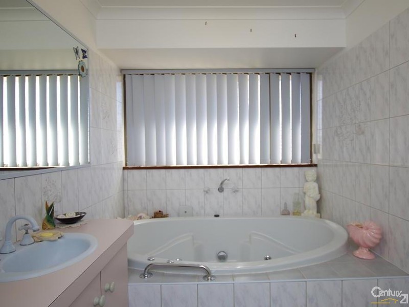 4 Clearys Road, Dardanup WA 6236