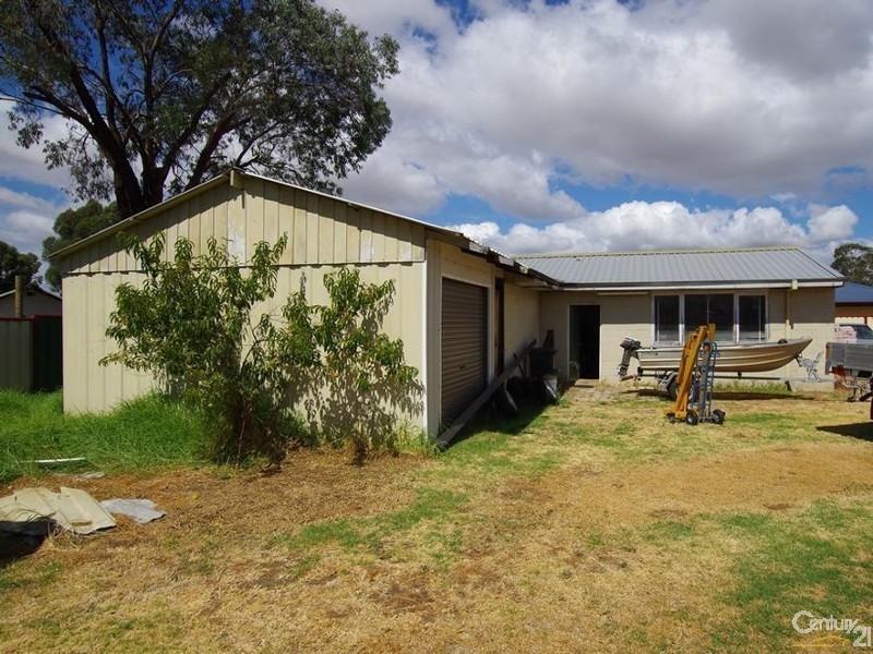 4 Clearys Road, Dardanup WA 6236