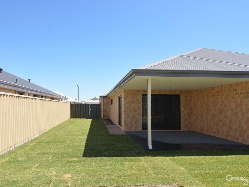 5 Oldfield Street, Millbridge WA 6232