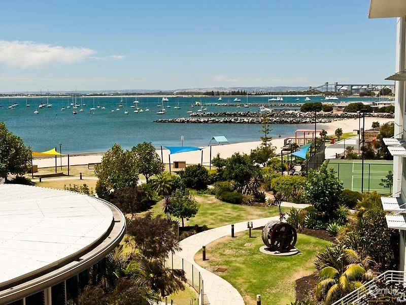 24/11 Casuarina Drive, Bunbury WA 6230