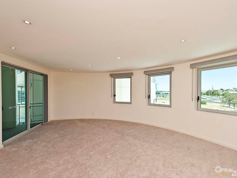 24/11 Casuarina Drive, Bunbury WA 6230