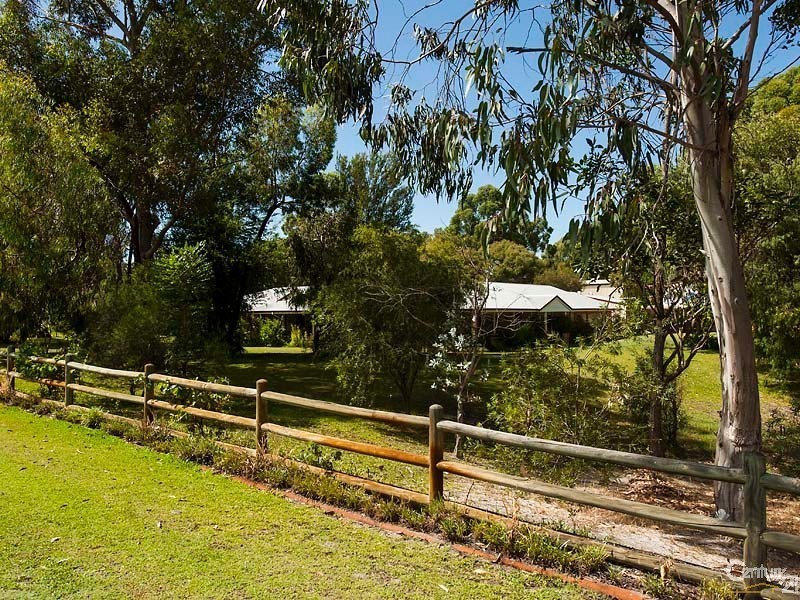 93 Elinor Bell Road, Leschenault WA 6233