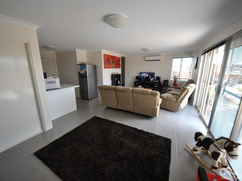 2C Lunar Avenue, Australind WA 6233