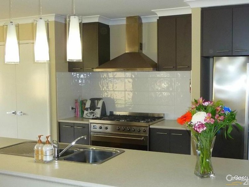 1 Flowerdale Court, Millbridge WA 6232