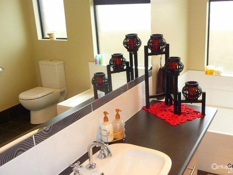 1 Flowerdale Court, Millbridge WA 6232