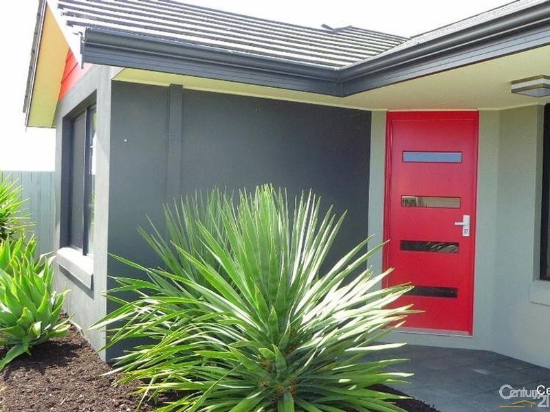 1 Flowerdale Court, Millbridge WA 6232