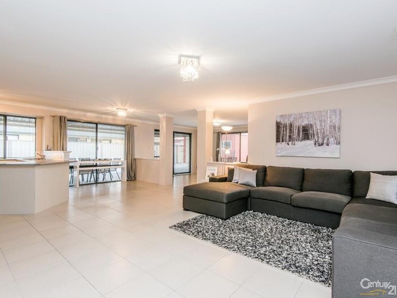 14 Golden Beryl Avenue, Australind WA 6233