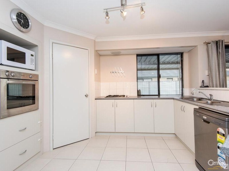 14 Golden Beryl Avenue, Australind WA 6233