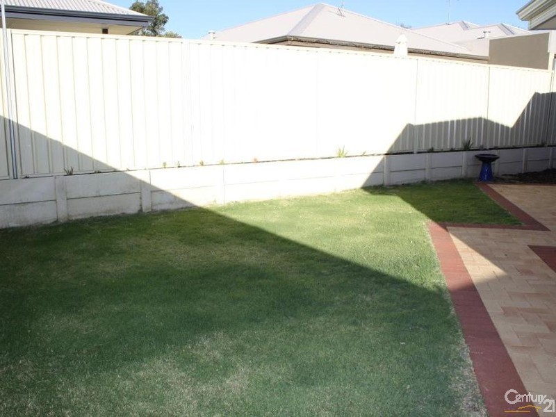 10/21 Pearce Road, Australind WA 6233
