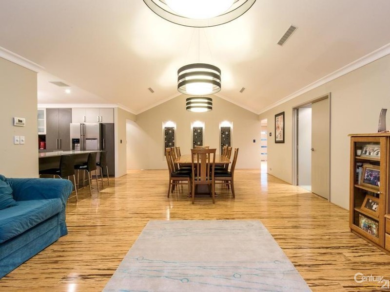 5 Westgarth Place, Leschenault WA 6233