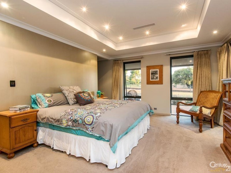 5 Westgarth Place, Leschenault WA 6233