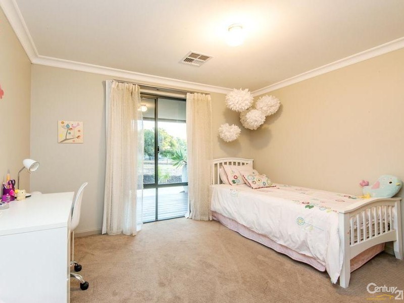 5 Westgarth Place, Leschenault WA 6233