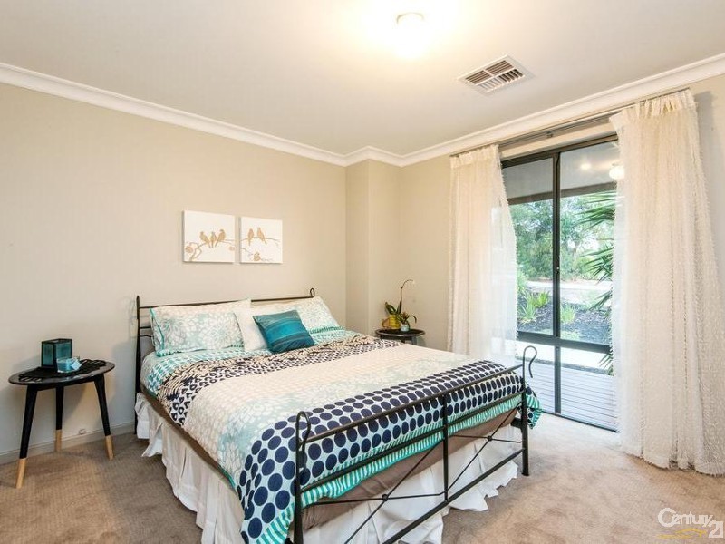 5 Westgarth Place, Leschenault WA 6233