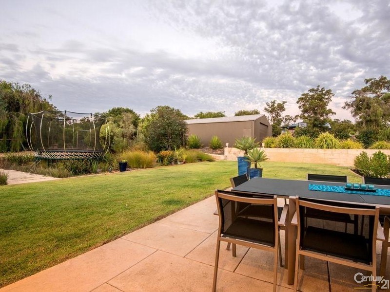 5 Westgarth Place, Leschenault WA 6233