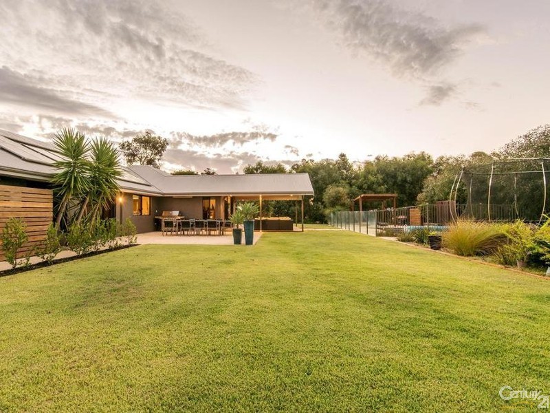 5 Westgarth Place, Leschenault WA 6233