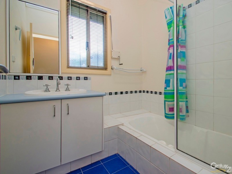 1/16 Flaherty Court, Carey Park WA 6230