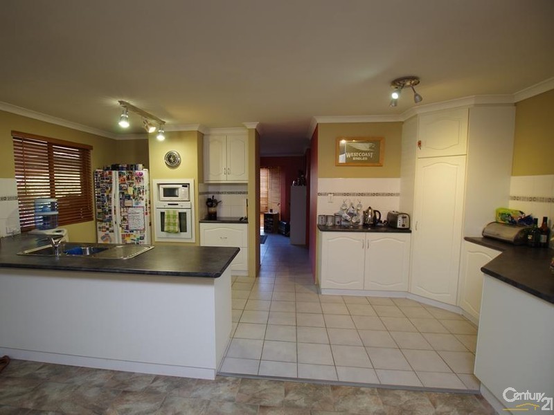 8 Coote Place, Usher WA 6230