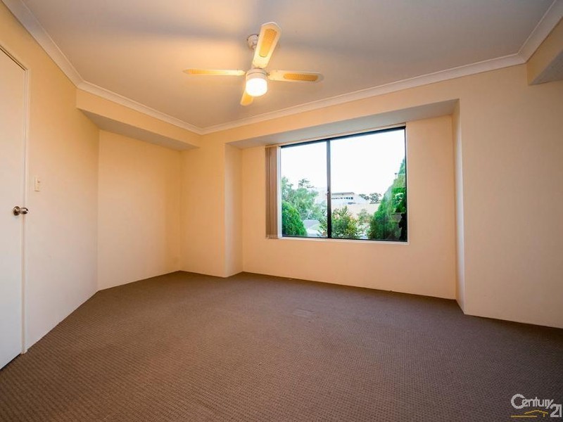 9 Hartog Road, Dalyellup WA 6230
