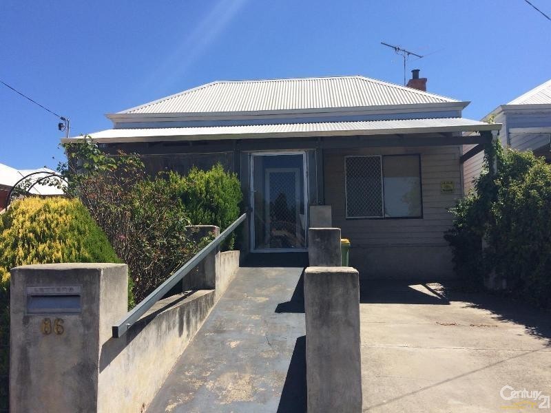86 Johnston Street, Collie WA 6225