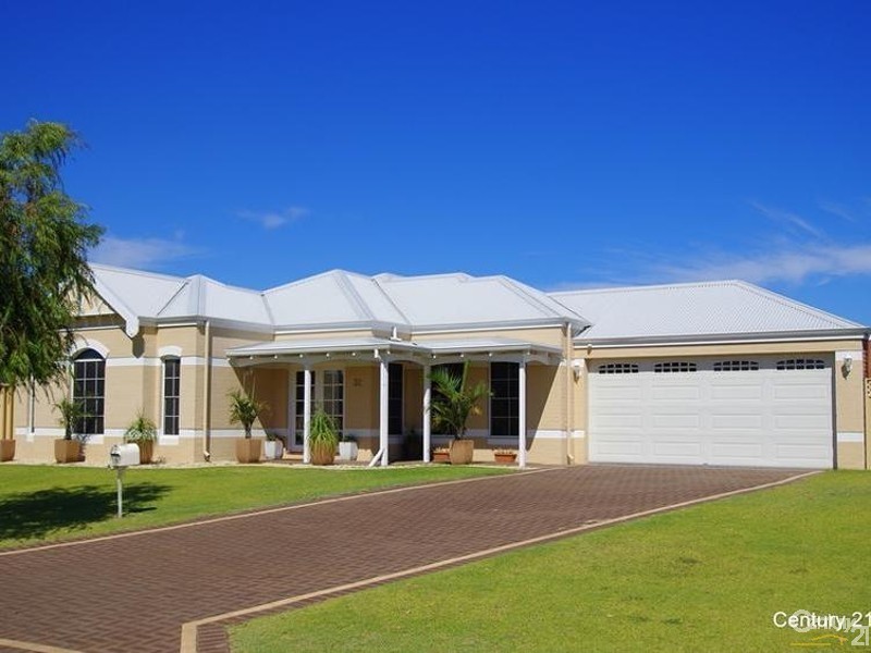 32 Illawarra Drive, Millbridge WA 6232