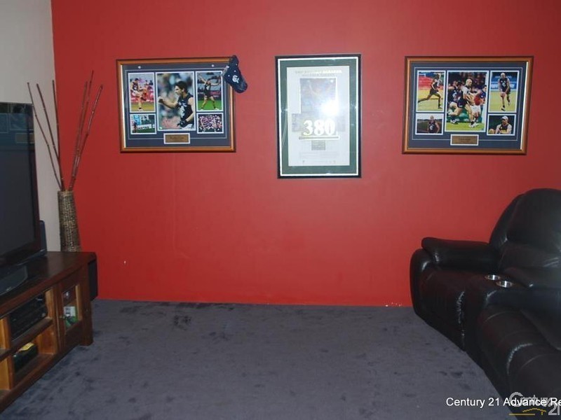 32 Illawarra Drive, Millbridge WA 6232