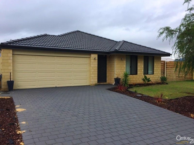 27 Lakeside Drive, College Grove WA 6230