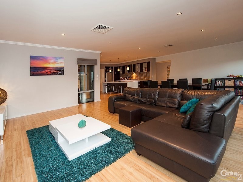 22 Nepean Turn, Millbridge WA 6232